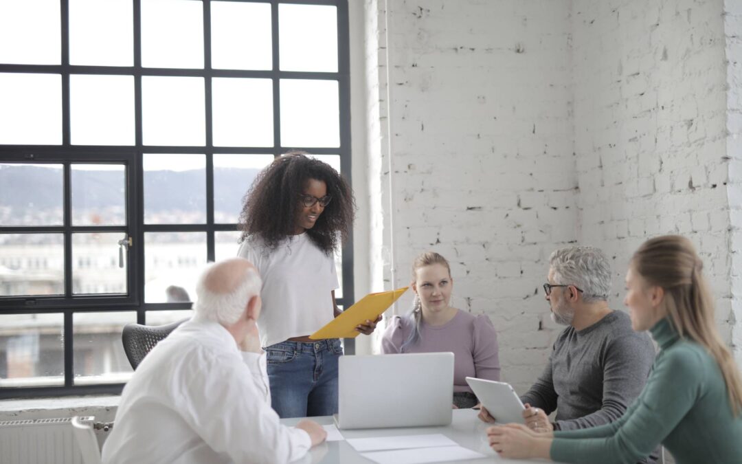 Reading the Room During a Presentation: How to Pivot When the Audience Is Slipping Away